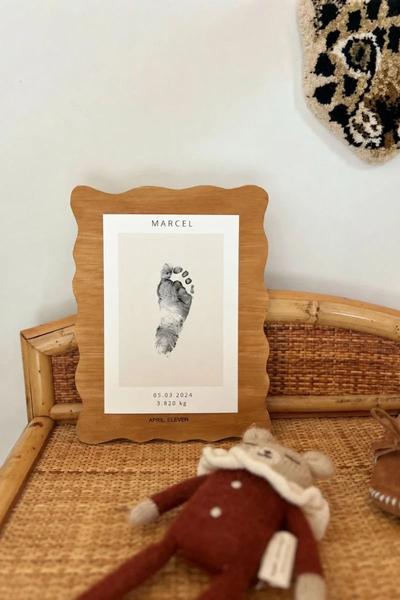 April Eleven - Kit empreinte pour bébé personnalisé avec cadre en bois