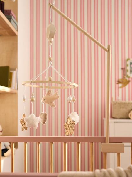 Vertbaudet - Mobile musical en bois et rotin beige