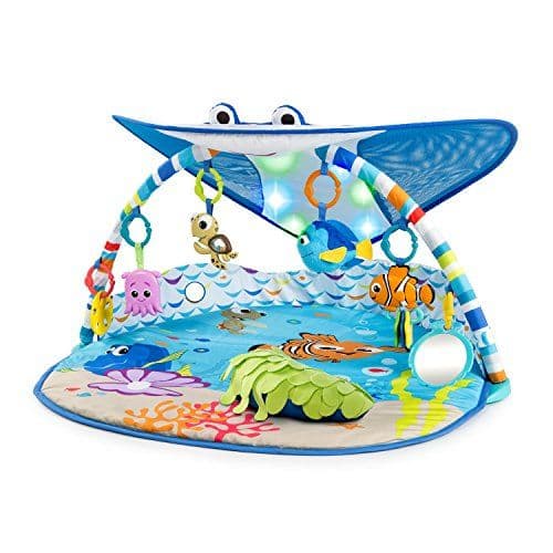Bright Starts - Bright Starts, Disney Baby, Tapis d’Eveil le Monde de Némo Mr. Ray Ocean Lights, Lumières et Plus de 20 minutes de Mélodies, Marionnette à Doigts Dory et Autres jouets