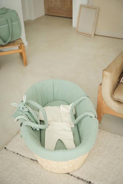 Envie De Fraise - Couffin bébé en fibres naturelles tressées vert sauge