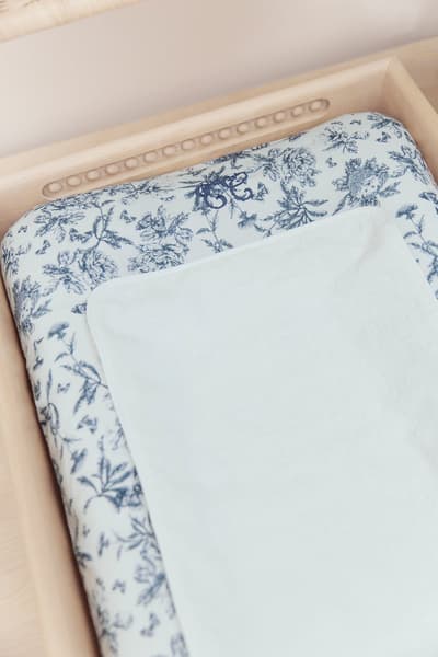 Tartine et Chocolat - Housse de matelas à langer - Imprimé inspiration toile de jouy bleu fille | Tartine et Chocolat