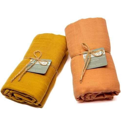 BEBICCO - BEBICCO Lot de 2 Langes bébé 120x120cm, Jaune Moutarde/Abricot, en Coton Bio & Bambou. Couverture d'emmaillotage: Douce, Légère, Respirante, Polyvalente- Idéale comme Cadeau