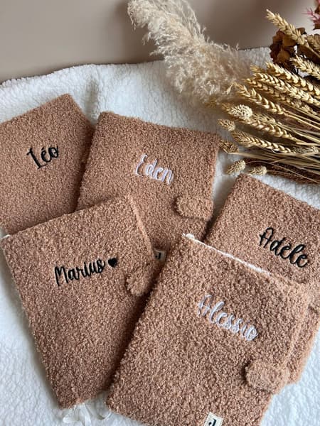 notreateliercreatif1 - Carnet de santé bouclé BRODÉ à personnaliser avec le prénom de votre choix