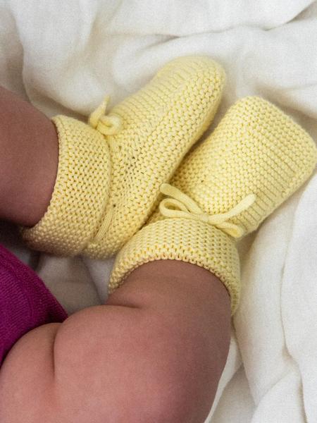 Smala - Les chaussons 0-6 mois 100% coton bio jaune banane