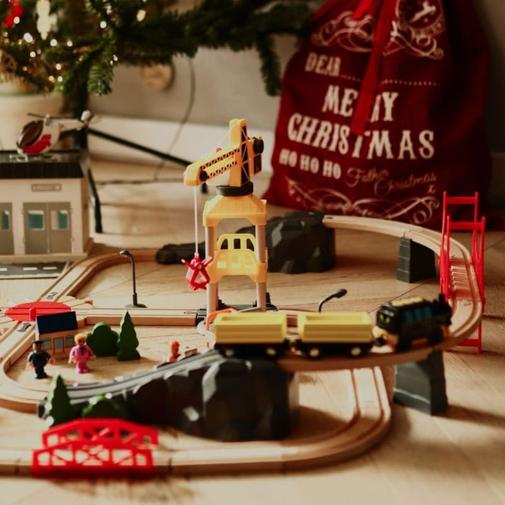Mamabrum - Ville avec circuit train electrique bois