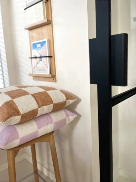 Maison Deux - Maison Deux - Housse de coussin en laine Damier