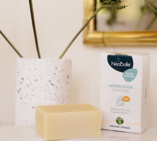 Neobulle - Savon Doux Surgras pour peaux sensibles bio (100 g)