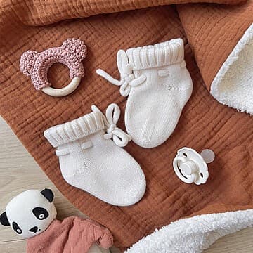 Atelier Wagram - Chaussons Bébé Ecru Baby Love - 0/6 Mois
