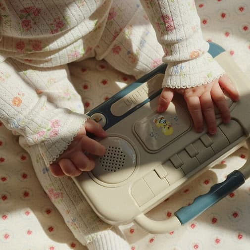Konges Slojd - Baby Radio