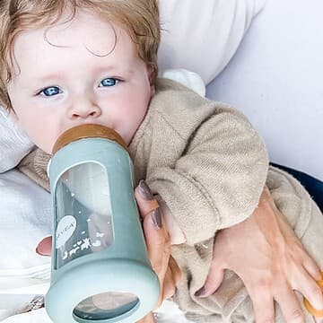 Hevea - Hevea - Biberon en verre à col large avec housse de protection Débit moyen