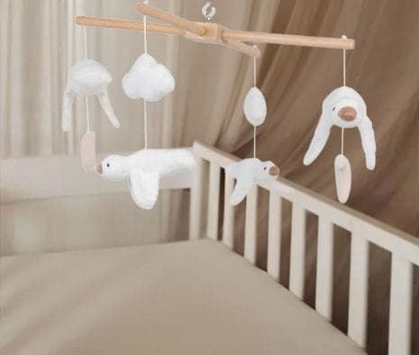 Maisons du Monde - Mobile musical bébé oiseaux et nuages blancs