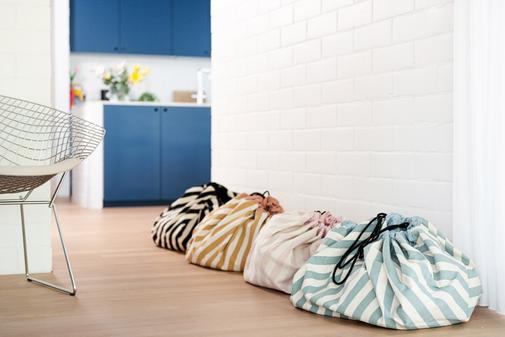 Play & Go - playmat & toy bag-stripes green