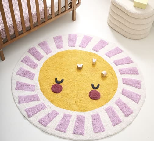 Petite Amélie - Petite Amélie Tapis rond enfant | Lavable en coton | Design soleil | Jaune pastel et lilas | Ø110 cm