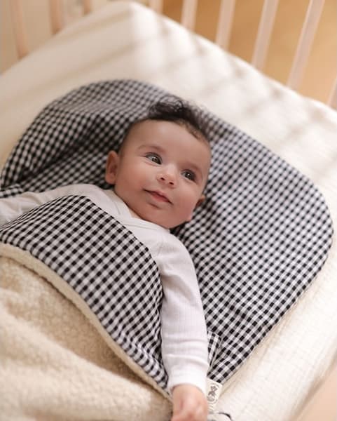 Maison Mazarine Et Moi - Nid d’ange bébé sherpa et carreaux vichy