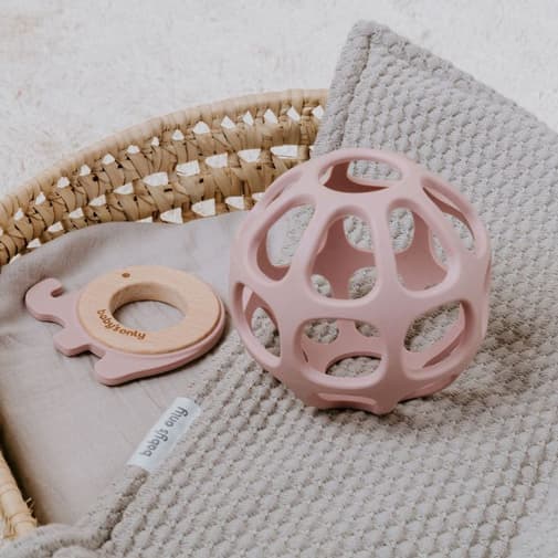 Baby's Only - Balle de préhension en silicone rose