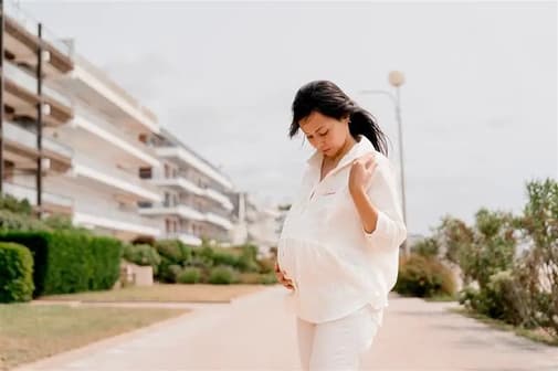 LIMKY - Blouse de Grossesse et Allaitement Crème "Crème d'Amour"