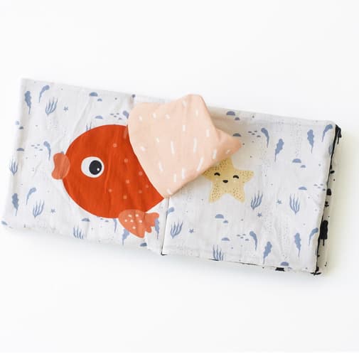 Wee Gallery - Livre bébé en tissu Peekaboo Pets