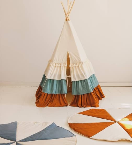 Moi Mili - Tente tipi cirque avec volants et tapis