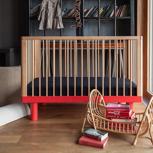 Karl & Fric - Lit Bébé Evolutif Nox Bois Naturel et Rouge - 60 x 120 cm