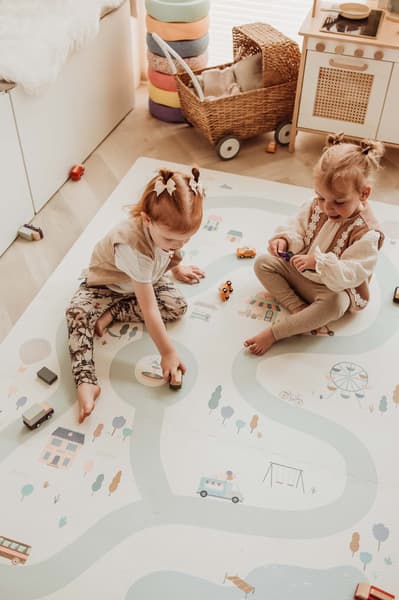Play & Go - puzzlemat, storage box & mini house - village