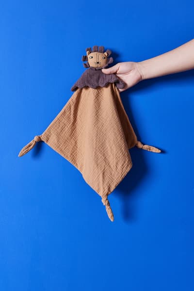 OYOY Living Design - Doudou lion marron en coton biologique H38x36cm