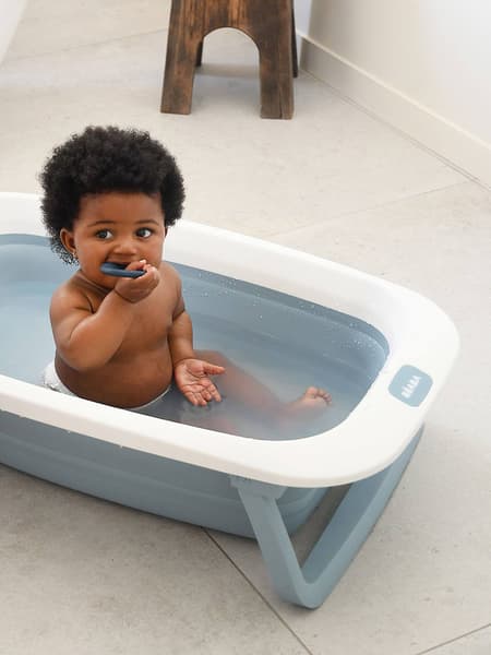 Béaba - Baignoire pliable Eazy Pop Camélé'O Bleu Baltique - Bleu