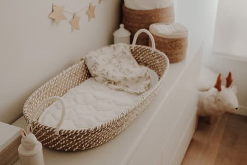 Mon Lit Cabane - - Panier à Langer avec Matelas - Naturel & Blanc - Naturel