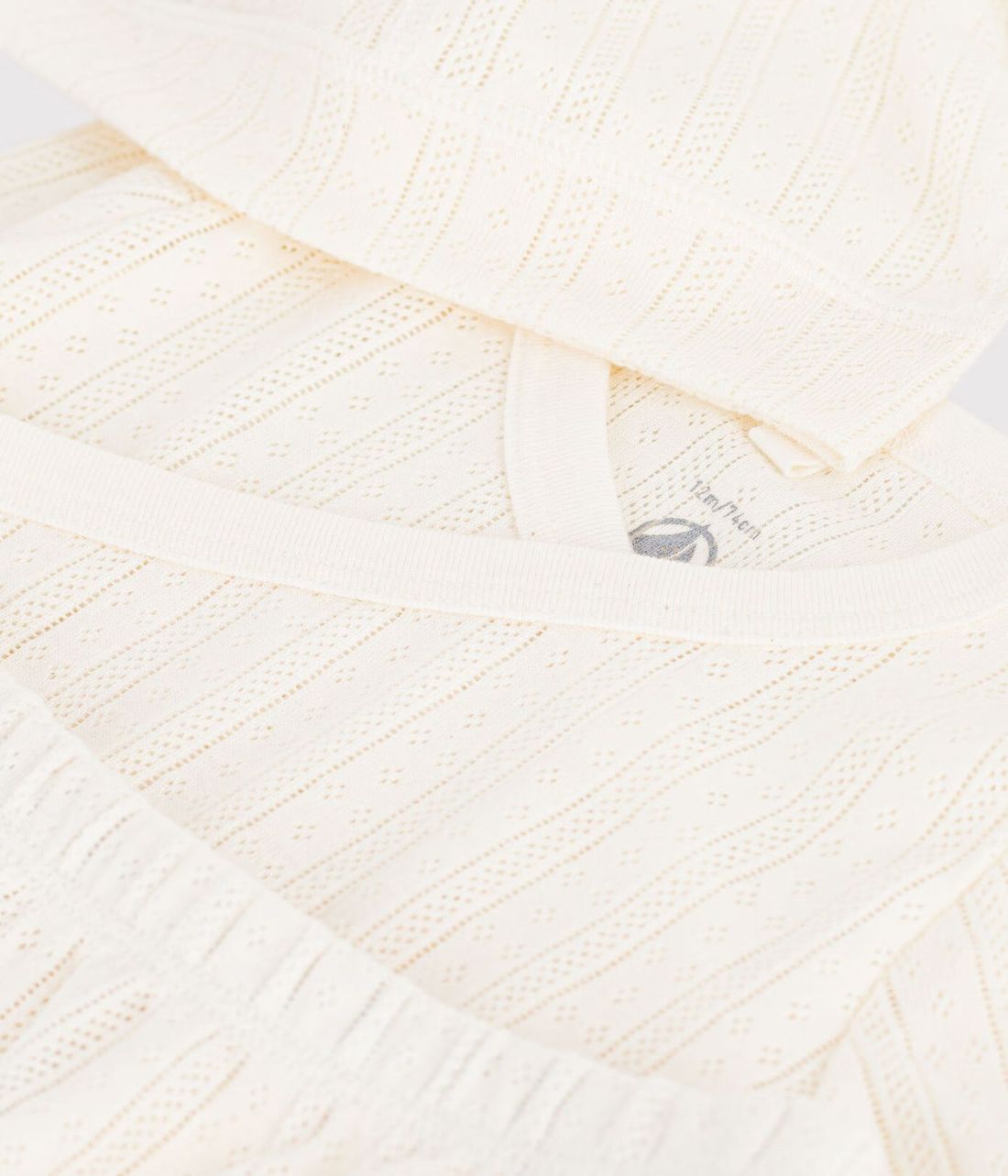 Ensemble long 3 pièces bébé en coton ajouré et son bonnet (Petit Bateau) - Image 1