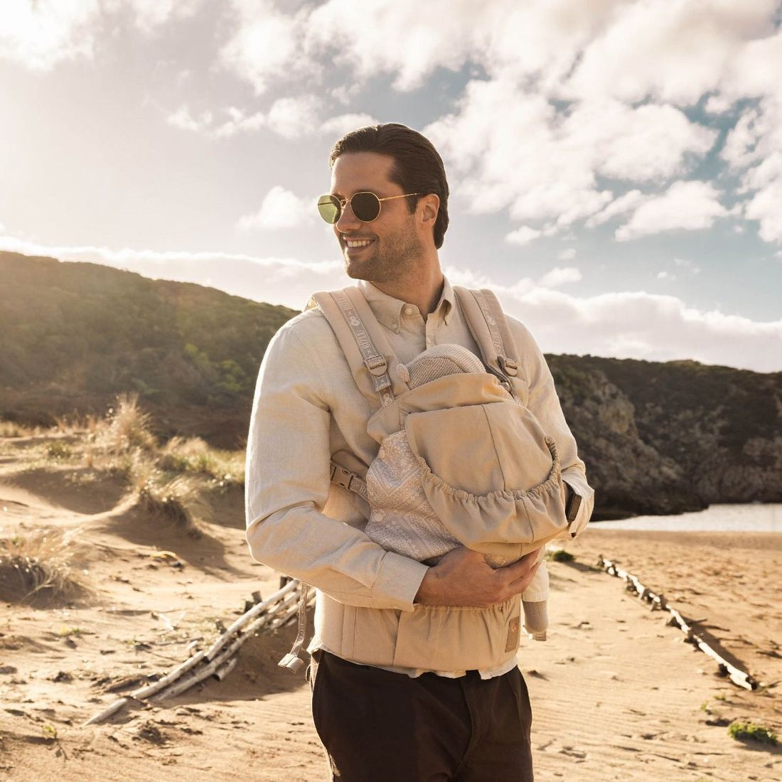 Porte-bébé ergonomique HUGGY Whisper Dune (Kinderkraft) - Image 1