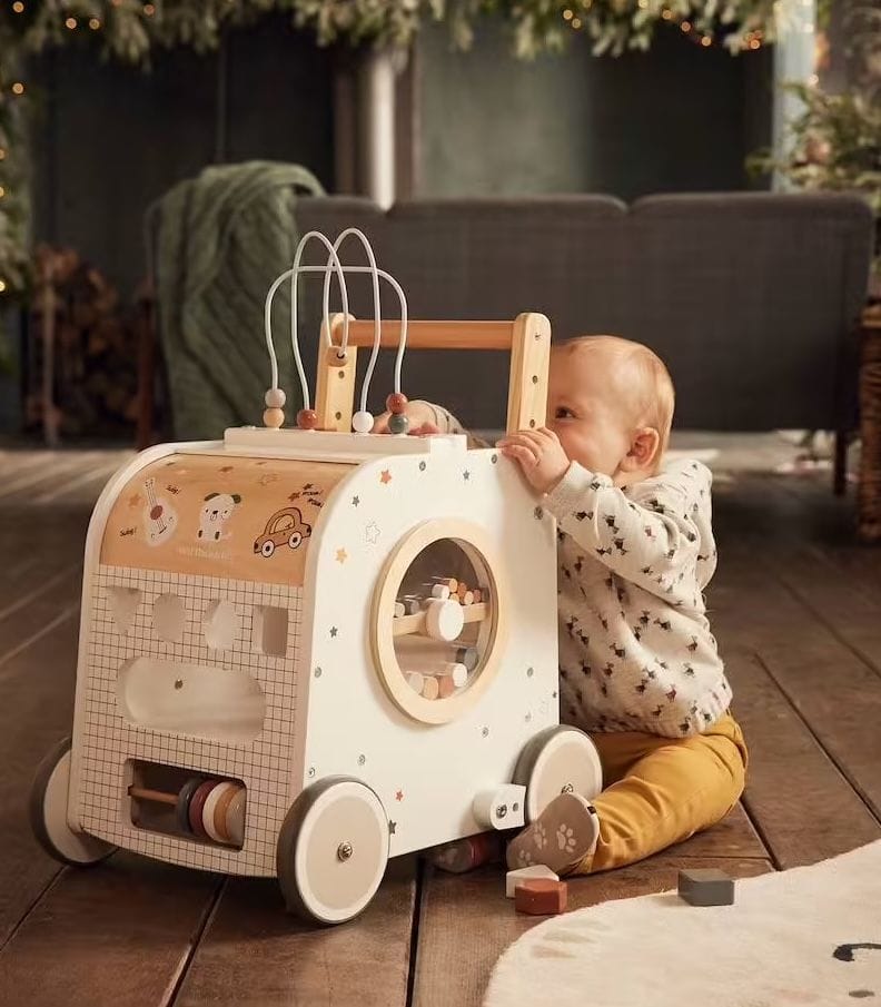 Chariot de marche cube d'activités avec freins en bois FSC® multicolore (Vertbaudet) - Image 1