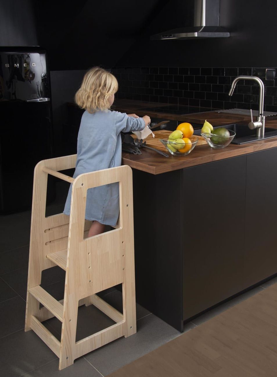 Tour d'apprentissage en pin massif de couleur naturel Montessori. (RNT by Really Nice Things) - Image 3