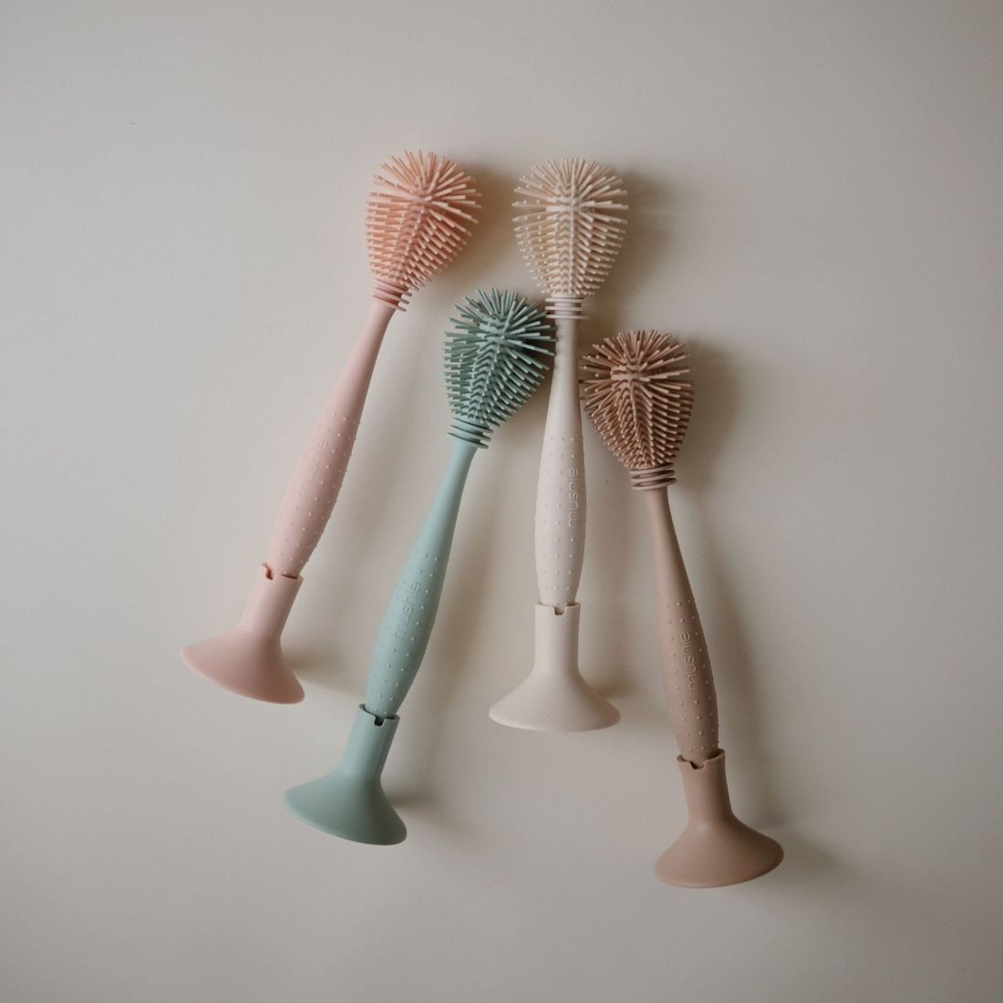 Goupillon en silicone Cambridge Blue (Mushie) - Image 6