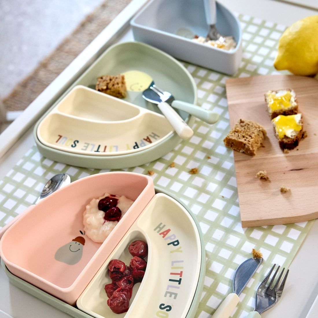 Assiette à compartiments en silicone Citron (Lassig) - Image 4