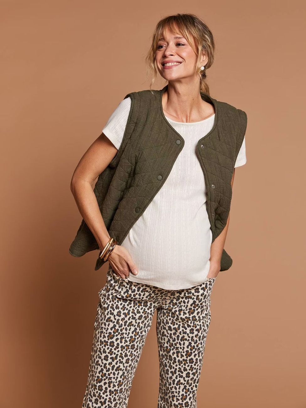 Veste matelassée évolutive avec protège-bébé grossesse et post grossesse en gaze de coton kaki (Envie De Fraise) - Image 1