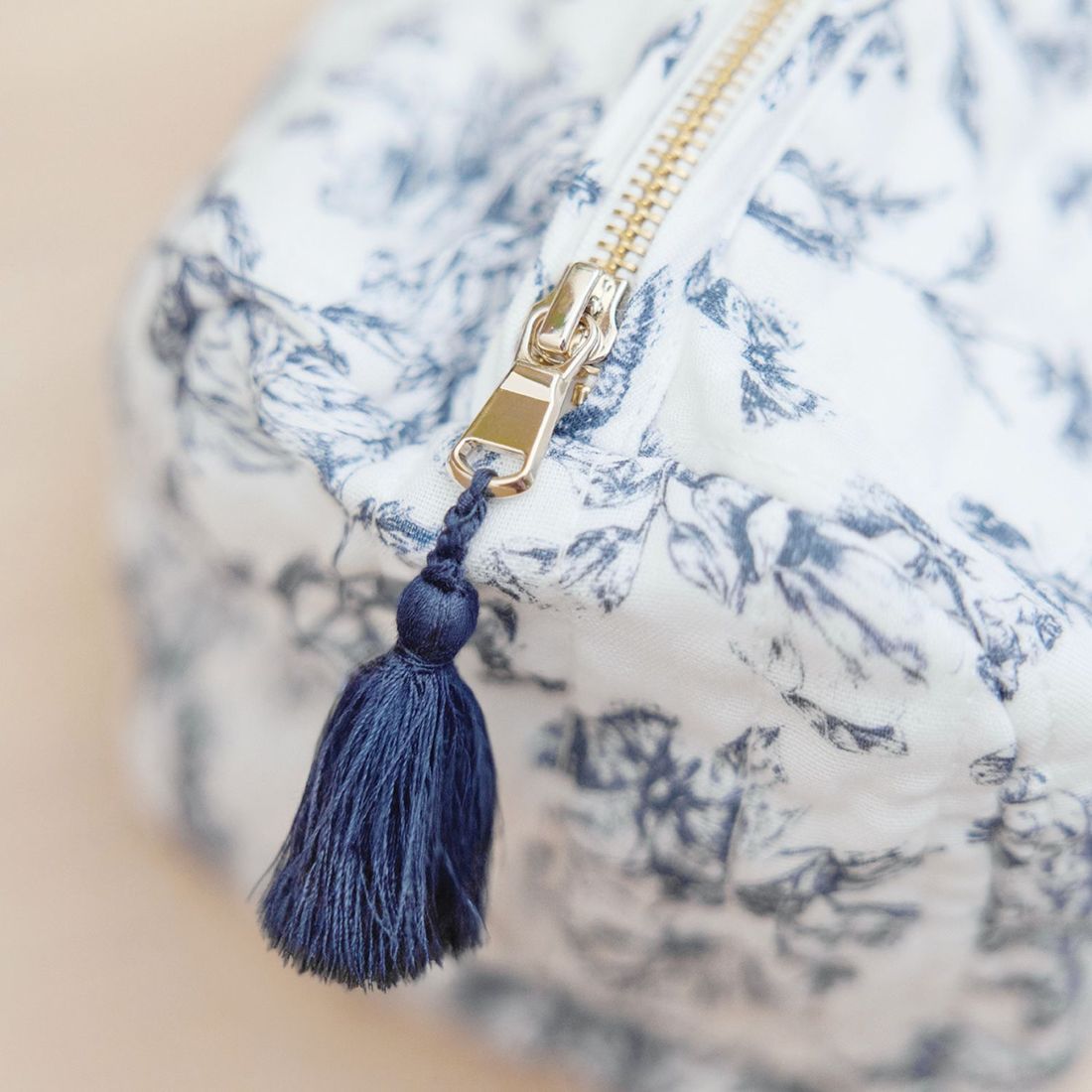 Trousse de toilette Toile de Jouy bleu (Tartine et Chocolat) - Image 3