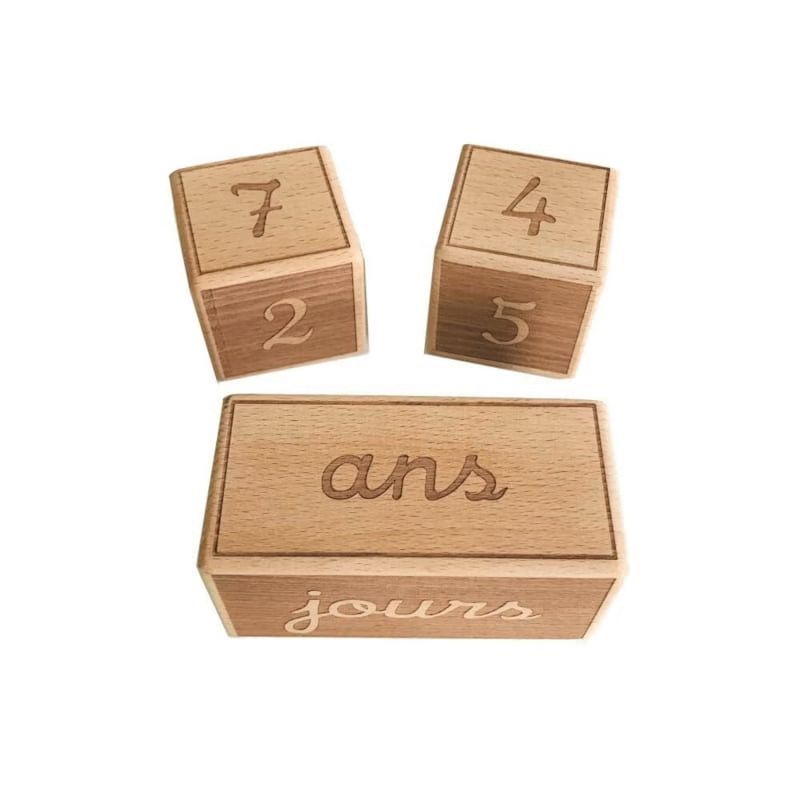 Cubes étapes en bois cadeau de naissance (Le Petit Pousse) - Image 2