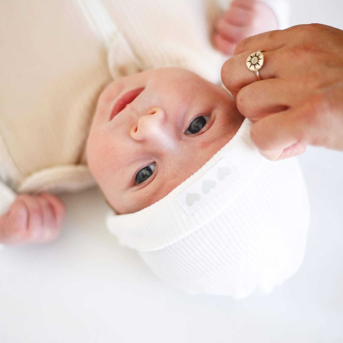 Bonnet tubulaire de naissance (Trois Kilos Sept) - Image 2