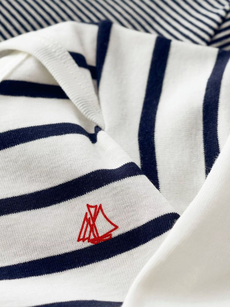 Lot de 3 bodies manches courtes en coton bio blanc (Petit Bateau) - Image 2