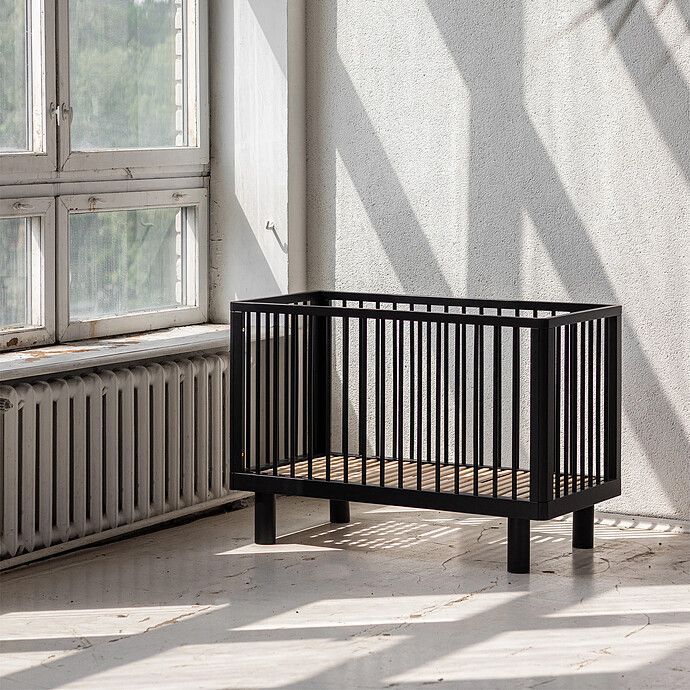Lit Bébé Evolutif Nox Noir Satin - 60 x 120 cm (Karl & Fric) - Image 2