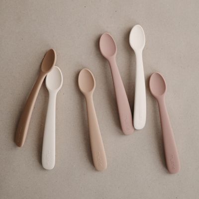 Lot de 2 cuillères en silicone Shifting sand-Blush (Mushie) - Image 2