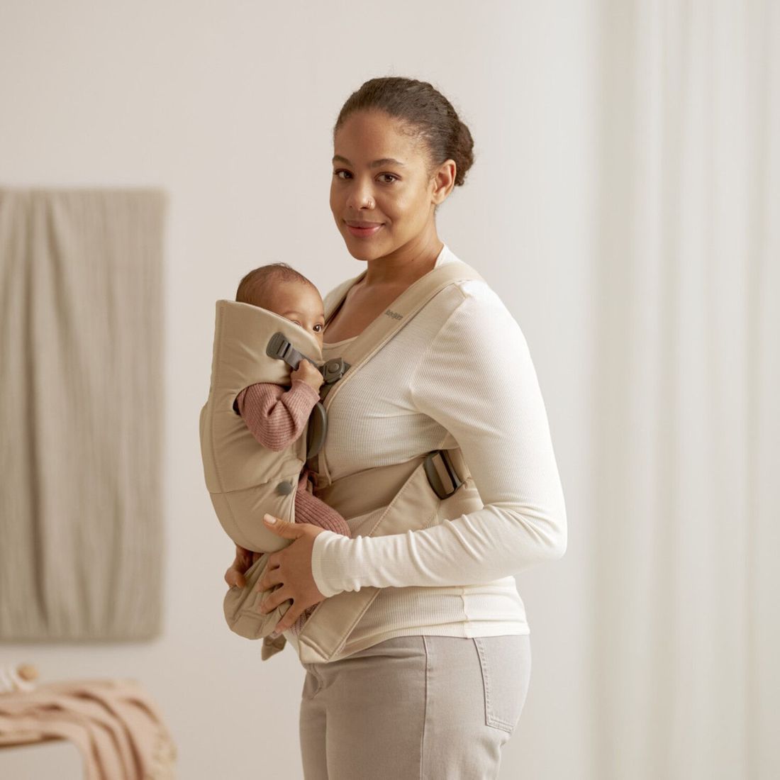 Porte-bébé Mini Tissé beige (BabyBjörn) - Image 2