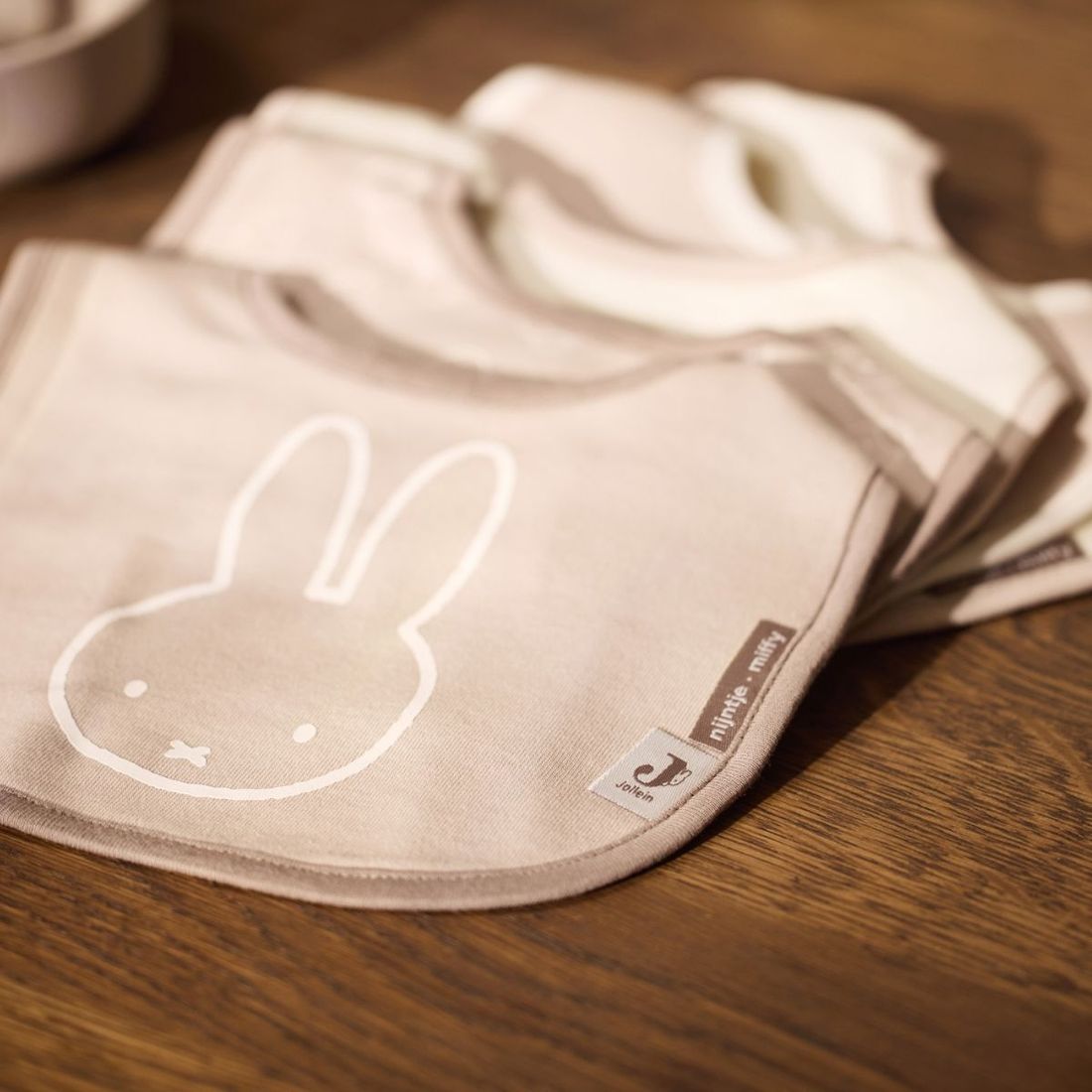 Lot de 5 bavoirs imperméables Miffy and Friends (Jollein) - Image 3