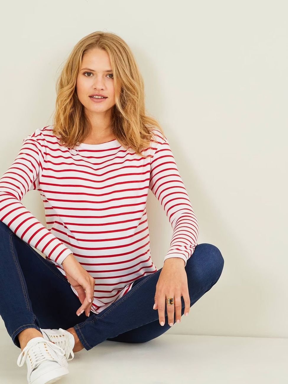 T-shirt marinière de grossesse et d'allaitement blanc rayé rouge (Vertbaudet) - Couverture