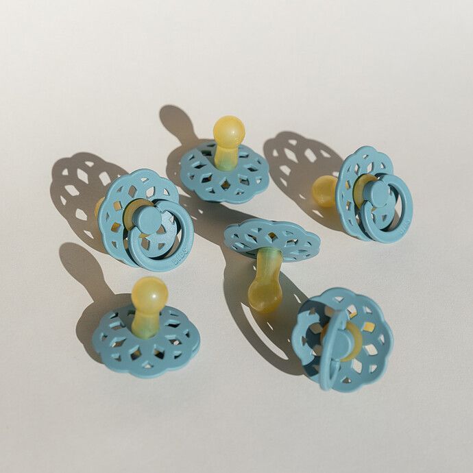 Lot de 2 Sucettes Rondes Boheme Baby Blue & Island Sea - 6/18 Mois (Bibs) - Image 1