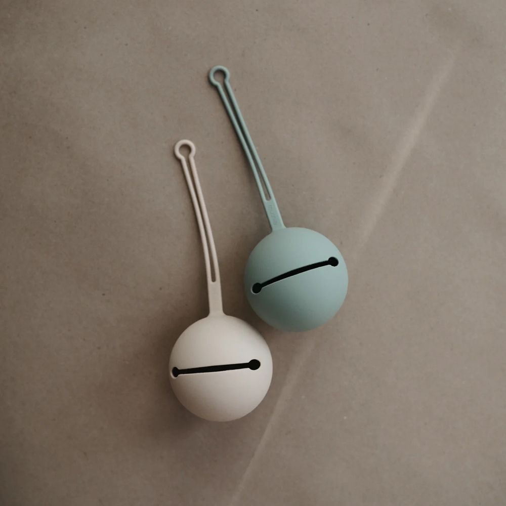 Range sucette en silicone Shifting Sand (Mushie) - Image 4