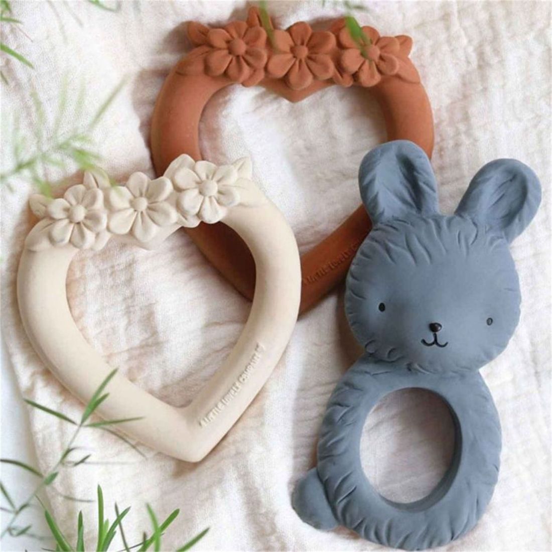 Anneau de dentition Lapin bleu anthracite (A Little Lovely Company) - Image 6
