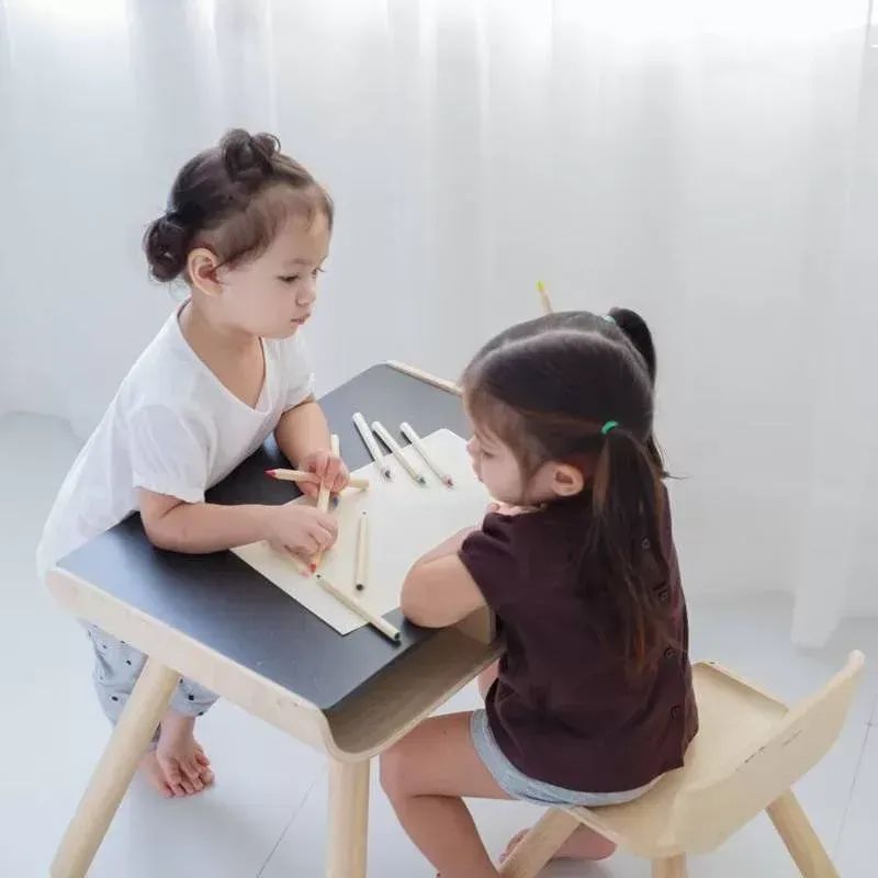 Table et chaise (Plan Toys) - Image 3