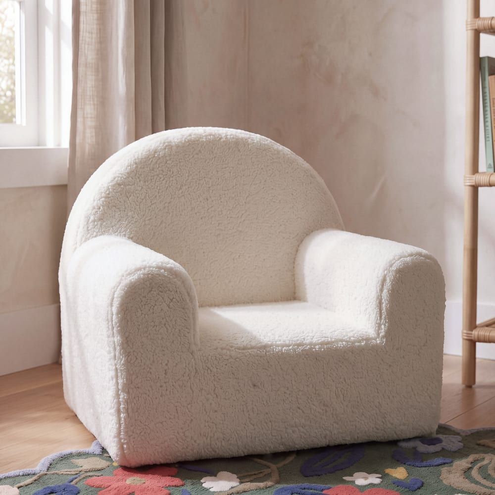 Fauteuil enfant à bouclettes blanches (Maisons du Monde) - Couverture