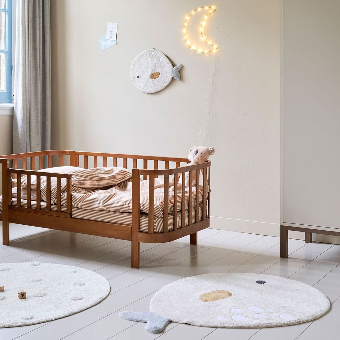 Petite Amélie Tapis Chambre Bébé | Motif Poisson | 100% Coton Doux | Beige | 85x110 cm | Lavable en machine et compatible avec sèche-linge (Petite Amélie) - Image 3