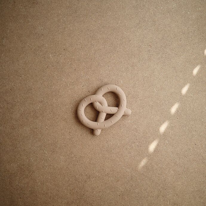 Jouet de Dentition Bretzel - Naturel (Mushie) - Image 2